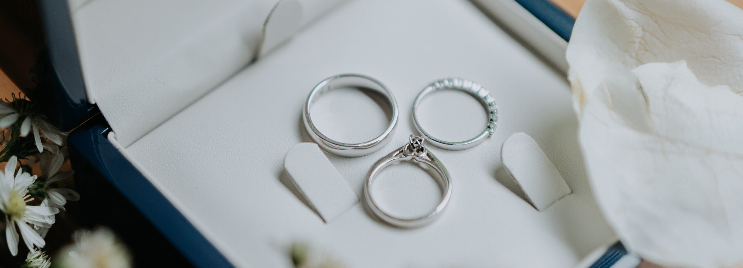 wedding ring for intimate wedding in ubud